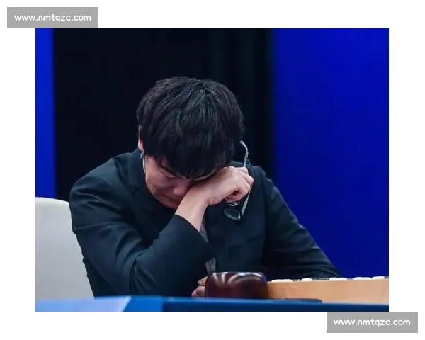 柯洁清华求学坦言自卑:从棋坛巅峰到课堂 “新兵” 的突围